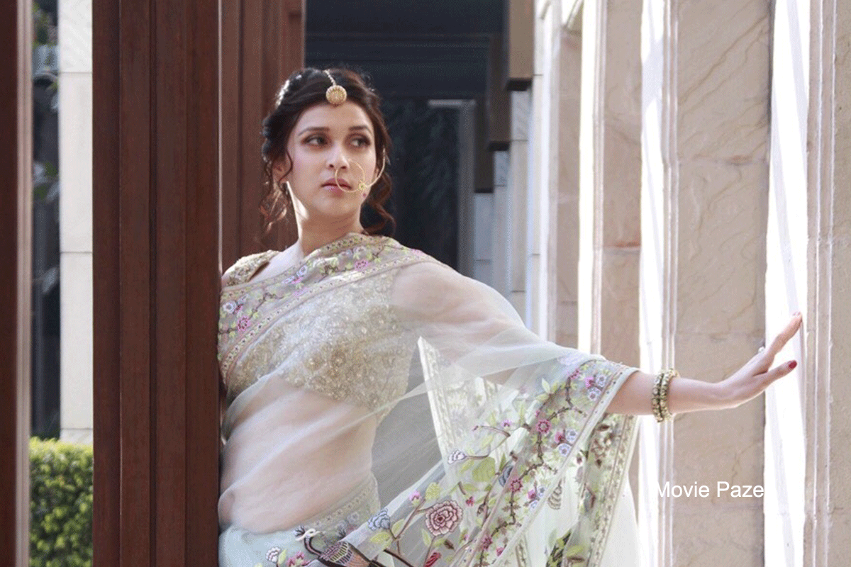 Mannara Chopra In Traditional Outfit